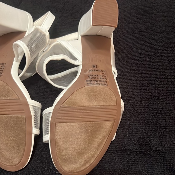 White & sheer high heeled sandal. - Picture 4 of 5